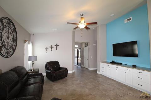 9517 Red Pine Dr, Shafter, CA 93263 photo 6