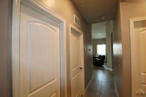 9517 Red Pine Dr, Shafter, CA 93263 photo 17
