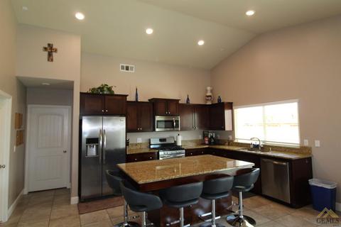 9517 Red Pine Dr, Shafter, CA 93263 photo 9