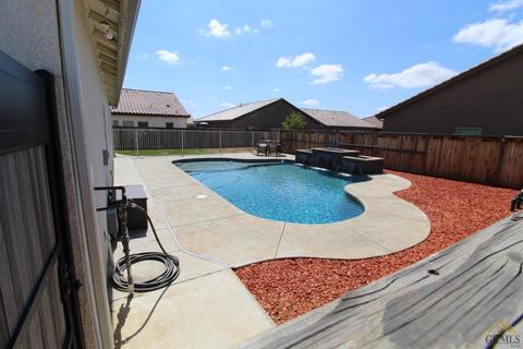 9517 Red Pine Dr, Shafter, CA 93263 photo 31