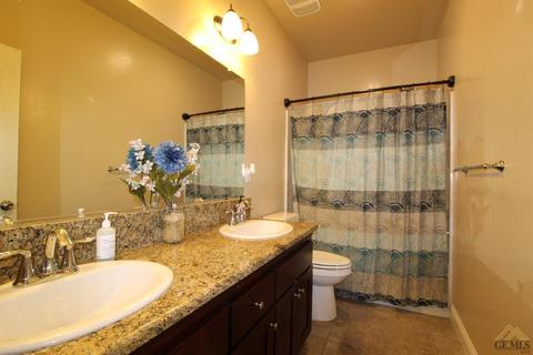 9517 Red Pine Dr, Shafter, CA 93263 photo 15