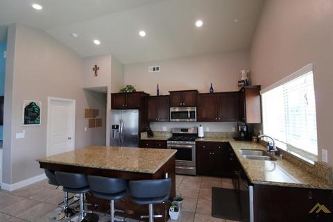 9517 Red Pine Dr, Shafter, CA 93263 photo 11