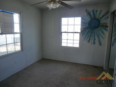 520 Lierly Ave, Taft, CA 93268 photo 6