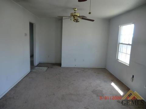 520 Lierly Ave, Taft, CA 93268 photo 4