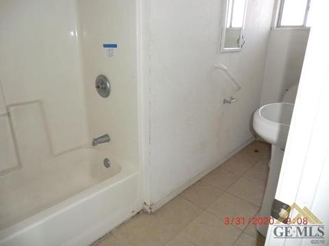 520 Lierly Ave, Taft, CA 93268 photo 8