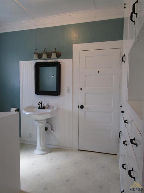 724 Buchanan St, Taft, CA 93268 photo 9