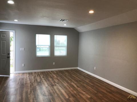 945 G St, Wasco, CA 93280 photo 6