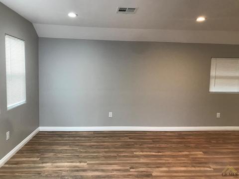 945 G St, Wasco, CA 93280 photo 4