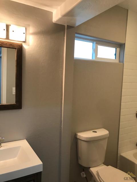 945 G St, Wasco, CA 93280 photo 5