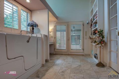 2913 S Summit Cir, Bakersfield, CA 93306 photo 21