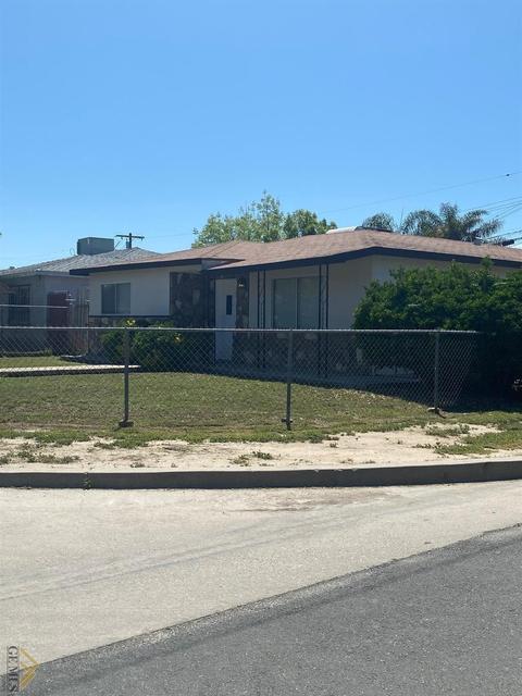 1945 Dover St, Delano, CA 93215 photo 2