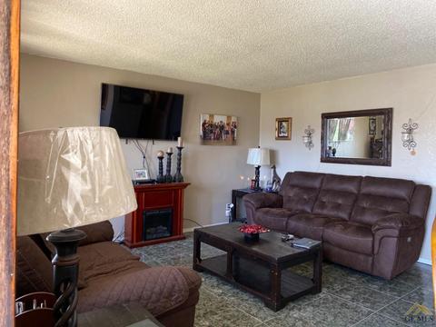 1024 Iris St, Wasco, CA 93280 photo 6