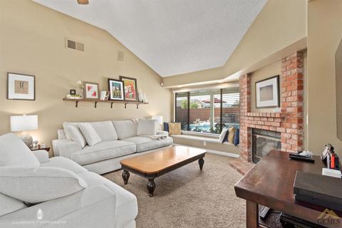 9008 Duncanson Dr, Bakersfield, CA 93311 photo 2