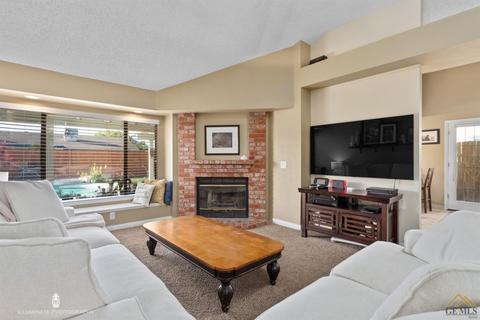 9008 Duncanson Dr, Bakersfield, CA 93311 photo 4
