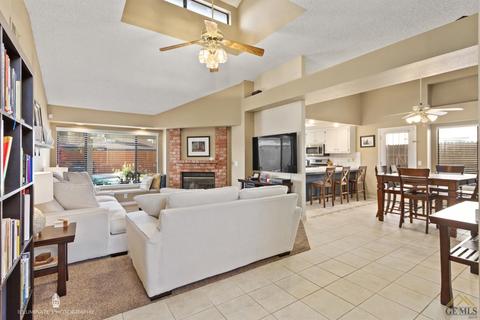 9008 Duncanson Dr, Bakersfield, CA 93311 photo 3