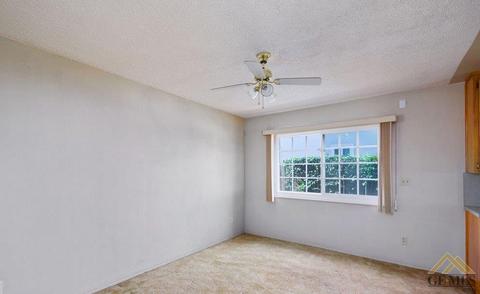 306 Pine St, Shafter, CA 93263 photo 9