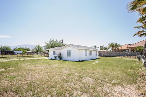412 S Comanche Dr, Arvin, CA 93203 photo 2