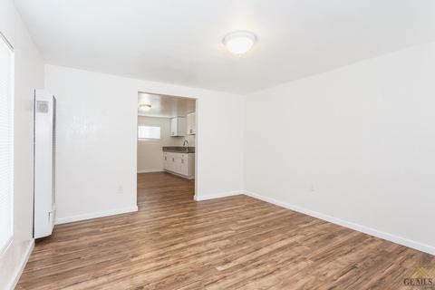 412 S Comanche Dr, Arvin, CA 93203 photo 8