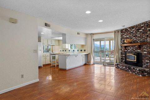 18200 Morgan Ct, Tehachapi, CA 93561 photo 5