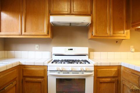 4301 Cyclone Dr, Bakersfield, CA 93313 photo 9