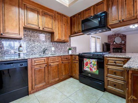 22291 Bogie St, Tehachapi, CA 93561 photo 5