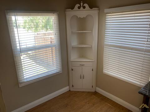 521 Harrison St, Taft, CA 93268 photo 3
