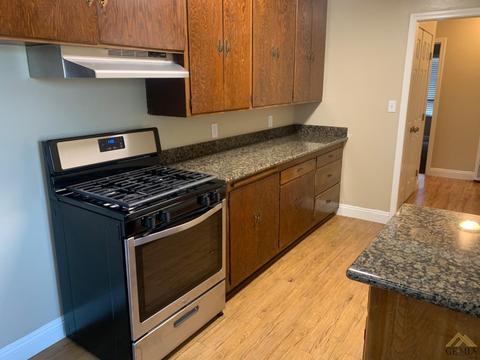 521 Harrison St, Taft, CA 93268 photo 5