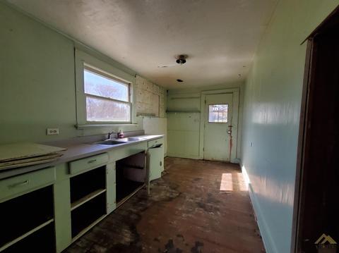 315 Olive Ave, Taft, CA 93268 photo 6