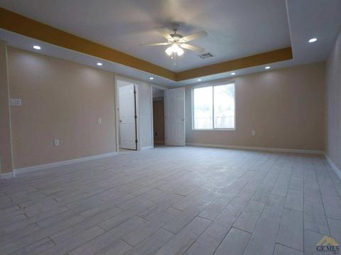330 E Ash Ave, Shafter, CA 93263 photo 10