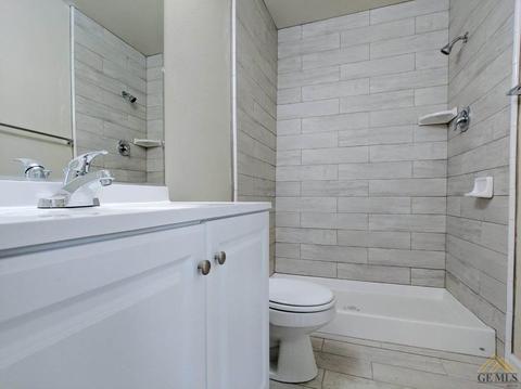 330 E Ash Ave, Shafter, CA 93263 photo 6