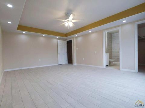 330 E Ash Ave, Shafter, CA 93263 photo 8