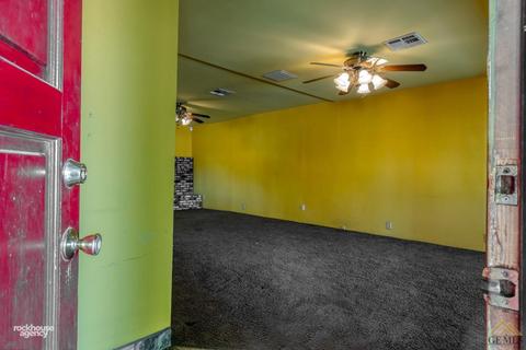 305 Van Buren St, Taft, CA 93268 photo 3