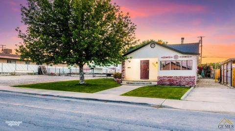 305 Van Buren St, Taft, CA 93268 photo 2