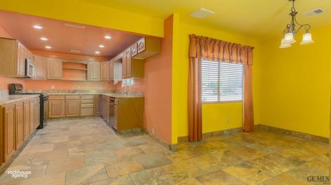 305 Van Buren St, Taft, CA 93268 photo 9