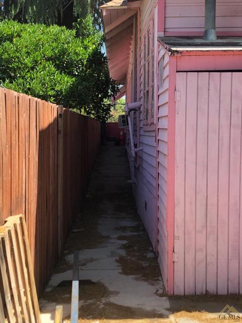 2114 17th St, Bakersfield, CA 93301 photo 22