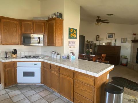 512 Hilltop Ct, Taft, CA 93268 photo 11