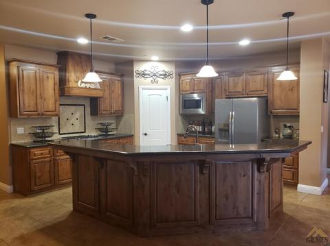 209 Planada Dr, Shafter, CA 93263 photo 3
