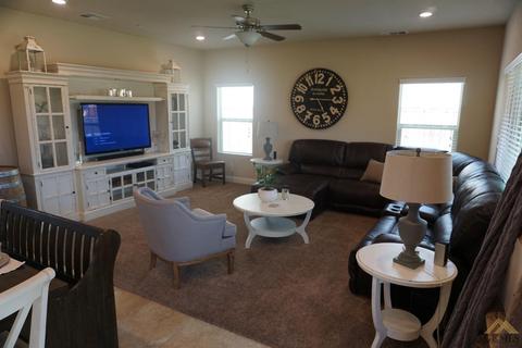 9308 Red Pine Dr, Shafter, CA 93263 photo 6