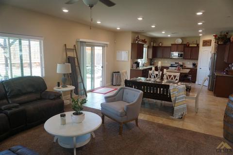 9308 Red Pine Dr, Shafter, CA 93263 photo 8