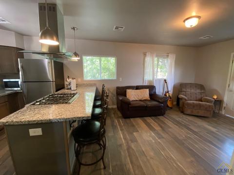 311 S 4th St, Taft, CA 93268 photo 4