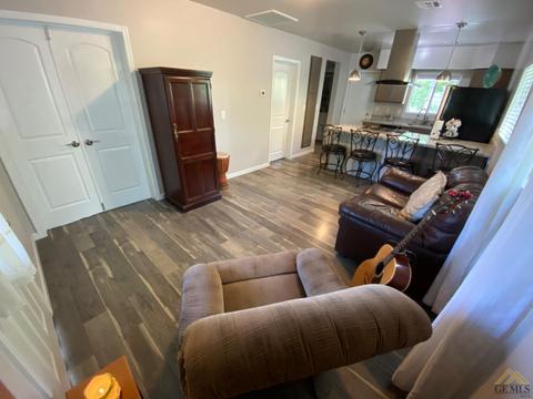 311 S 4th St, Taft, CA 93268 photo 2
