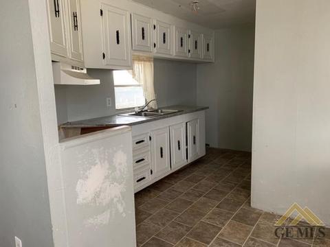 27559 Maple St, Taft, CA 93268 photo 2