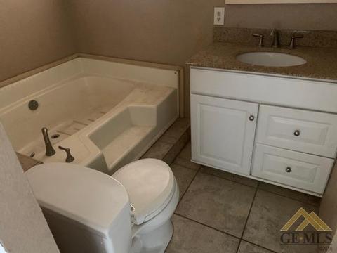 27559 Maple St, Taft, CA 93268 photo 3