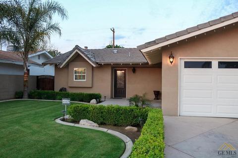 9121 Lilly St, Lamont, CA 93241 photo 2
