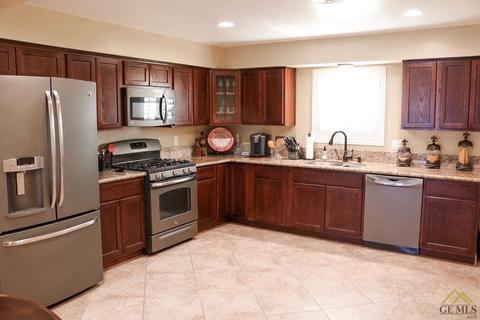 9121 Lilly St, Lamont, CA 93241 photo 5