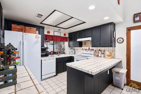 8412 E Stuart Ct, Bakersfield, CA 93311 photo 6