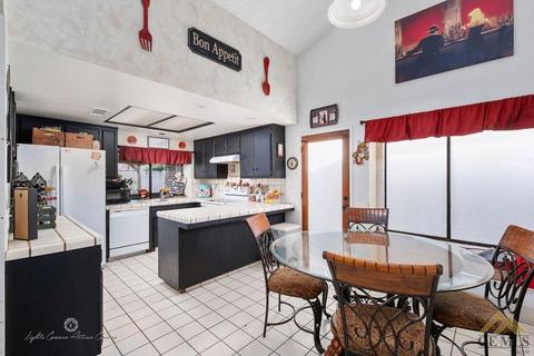 8412 E Stuart Ct, Bakersfield, CA 93311 photo 7