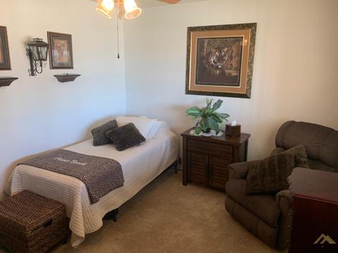 401 E St, Taft, CA 93268 photo 11