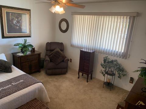 401 E St, Taft, CA 93268 photo 9