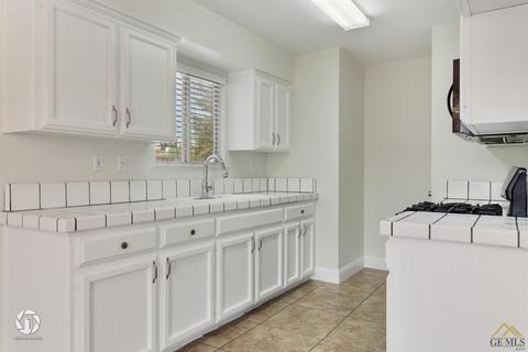 237 Potter St, Shafter, CA 93263 photo 14